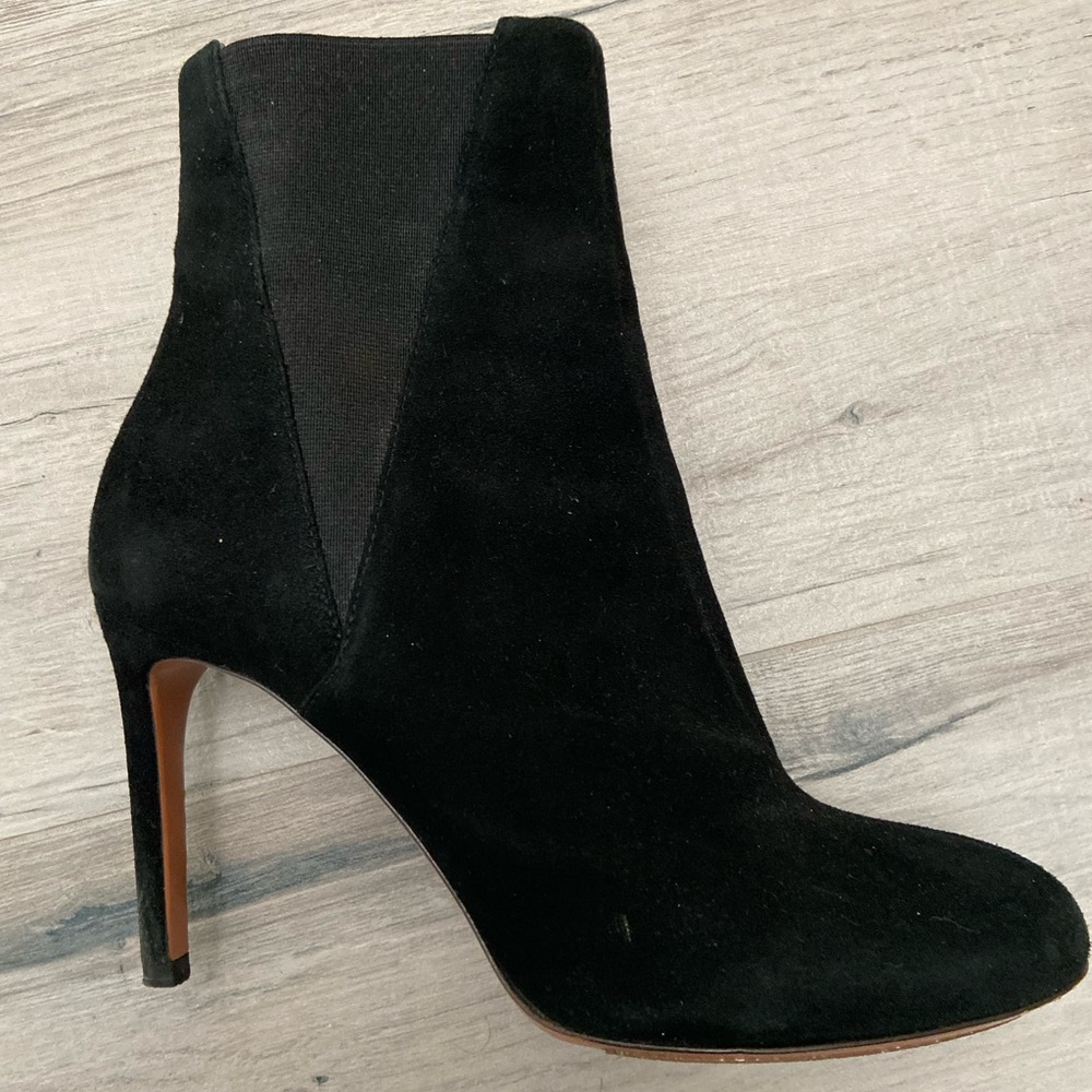 ALAÏA Suede Boots!